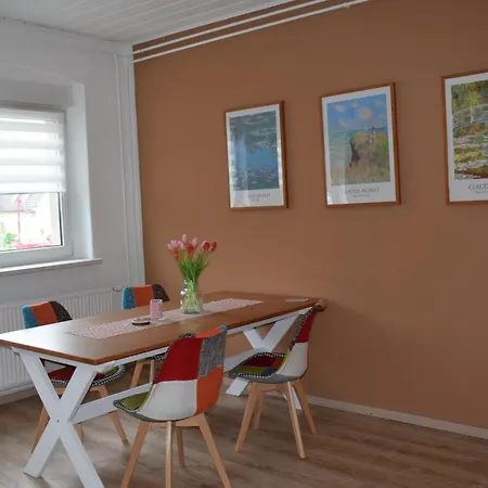 公寓 Gemuetliche Mit Garten