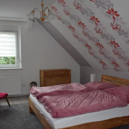 公寓 Gemuetliche Mit Garten 施托尔科